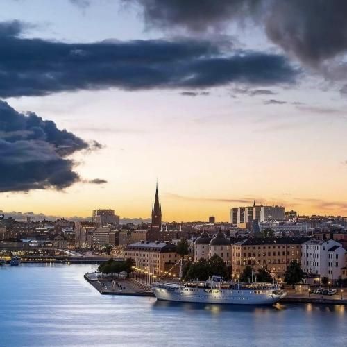 هیچیو نبین دوباره ببند درو میفهمونه بهت یه روز