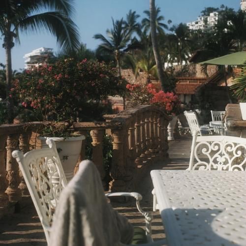 گفتم سلام خانم ديگه برام قانون من بعد قانون جنگه