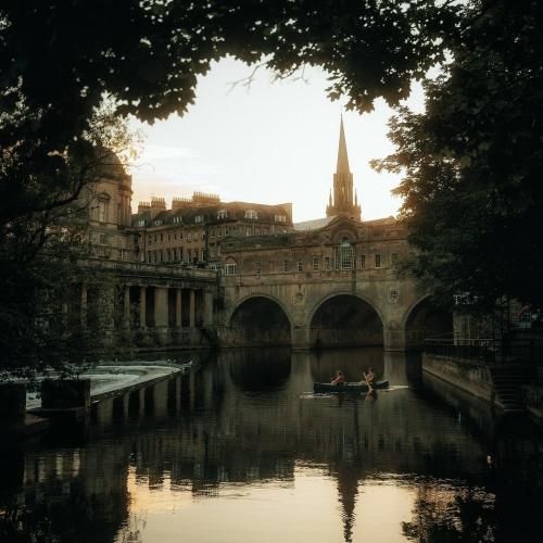 رسیدم خونه مست هر شب از قلبم نپرس