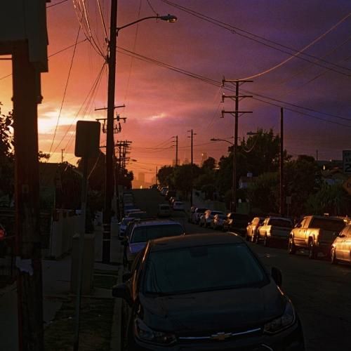 یه شب شب شبه تیره با صدای دختر