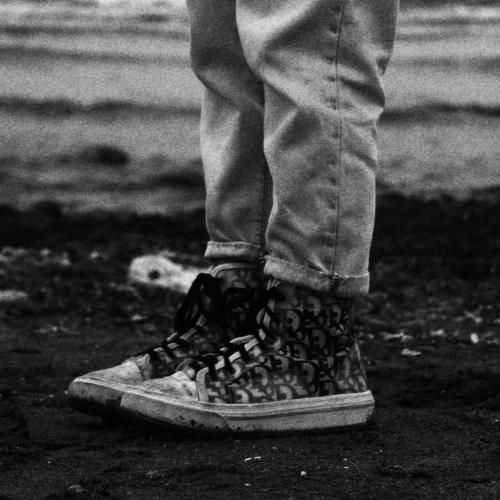 من شدم ماهی دریا که پی تنگ توعه میدونم