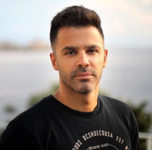 سیروان خسروی دلگیره شهر زیر آسمون کبود با اینکه تموم شده