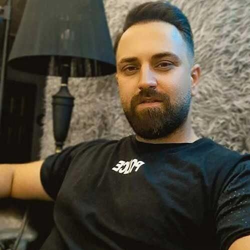 احمد صفایی شب زیر نور ماه بم گفتی هیچی نیس بین ما