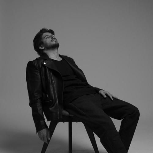 حمیدرضا آیین شهر غارت زده بودم آمدی دروازه هارو بستی