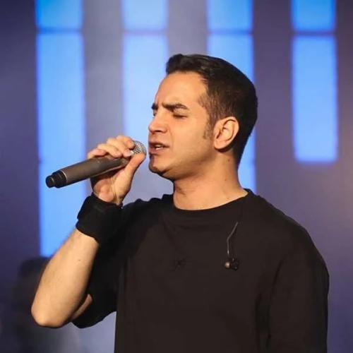 محسن یگانه یه روز پاییز و دلگیر یه روز سردم و کم حرف