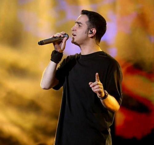 محسن یگانه منو از اوج خواستن کشیدی رو به پایین