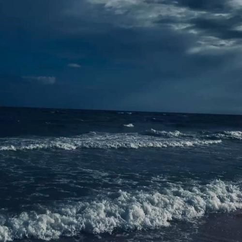 تا منو داری نباشه غمت یه فرشته که عاشقمه